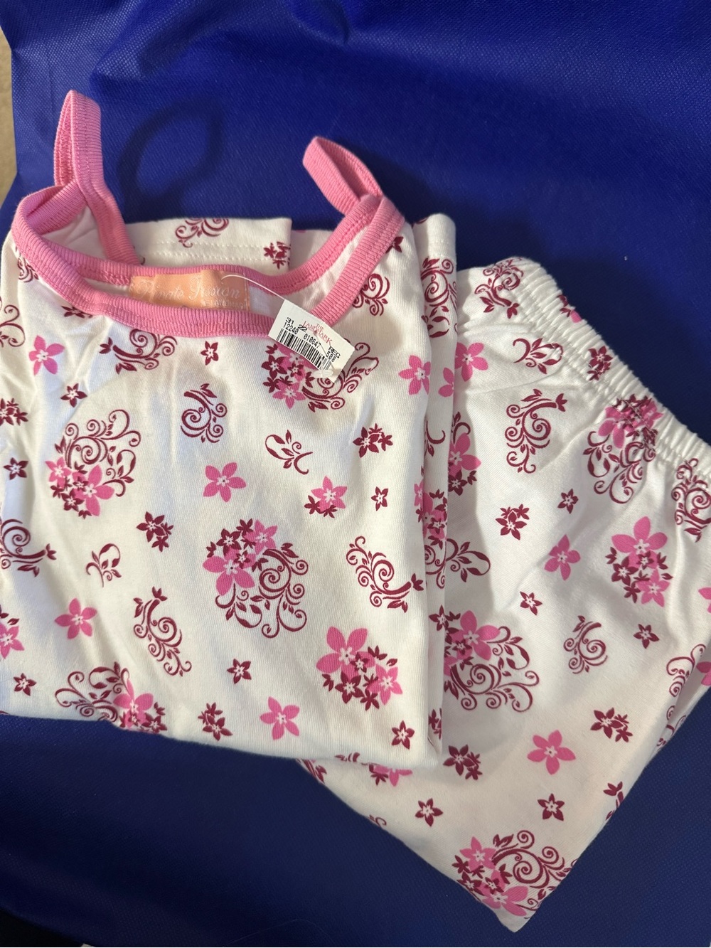 Flowery design top/bottom lounge boxer/cami Set - NWT - Size M (but RUNS SMALL)